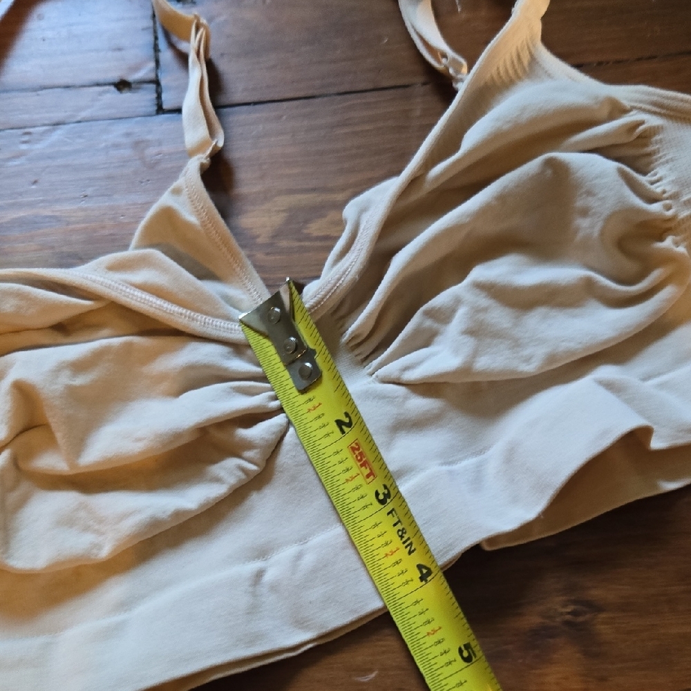 M SKIMS Cream Comfort Bra - Picture 5 of 5